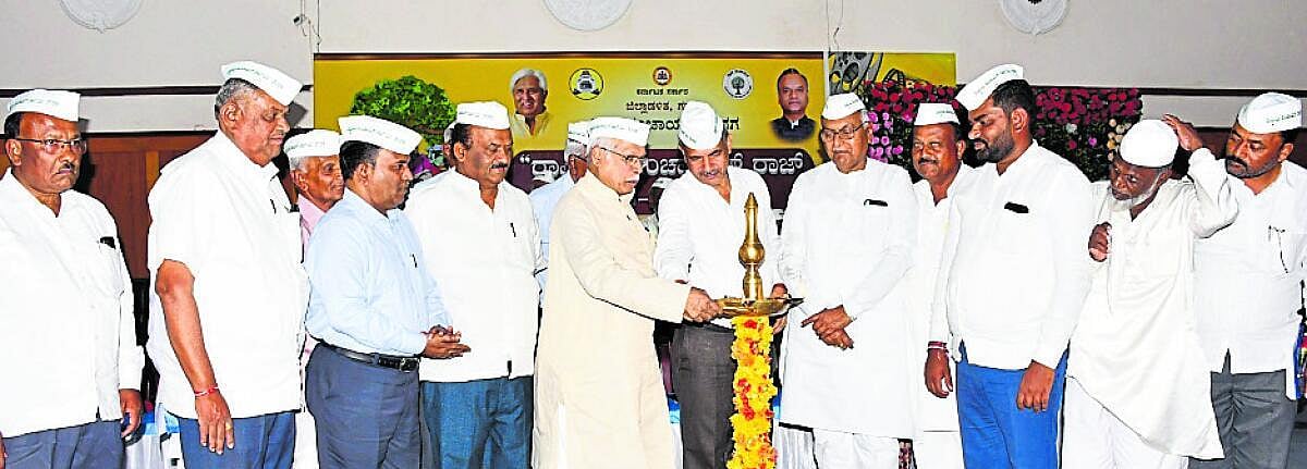 ಜನಪ್ರತಿನಿಧಿಗಳು ಹಕ್ಕುಗಳಿಗಾಗಿ ಧ್ವನಿ ಎತ್ತಬೇಕು