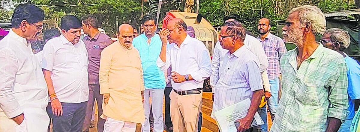 ಒಂದು ತಿಂಗಳಲ್ಲಿ ರಸ್ತೆ ಸಂಚಾರ ಯೋಗ್ಯ ಮಾಡಿ