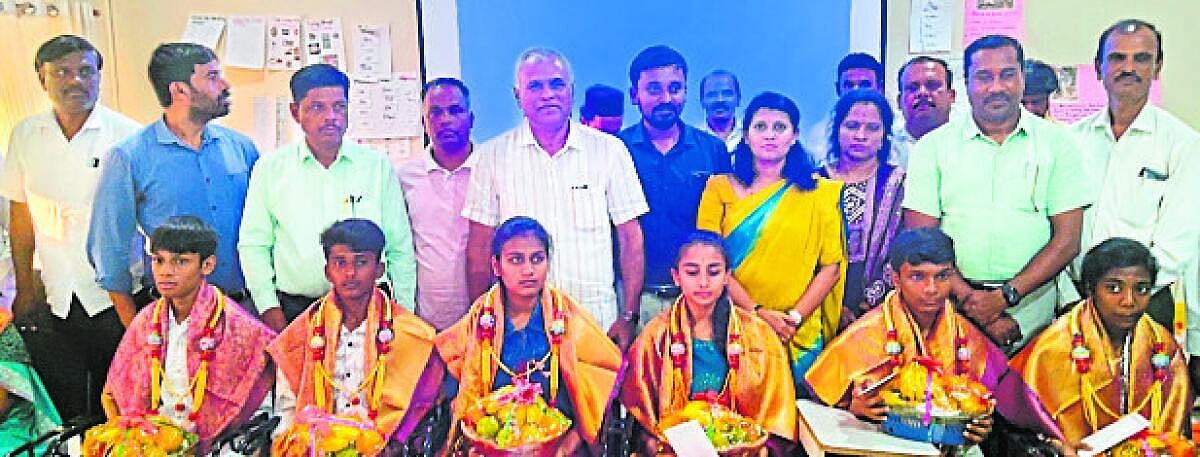 ಉತ್ತಮ ಫಲಿತಾಂಶ ಪಡೆದವರಿಗೆ ಸತ್ಕಾರ