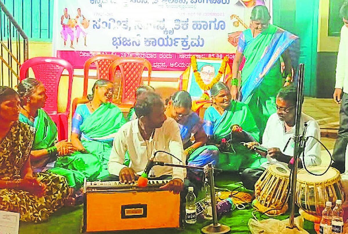 ಮನ ತಣಿಸಿದ ಸಂಗೀತ ಕಾರ್ಯಕ್ರಮ