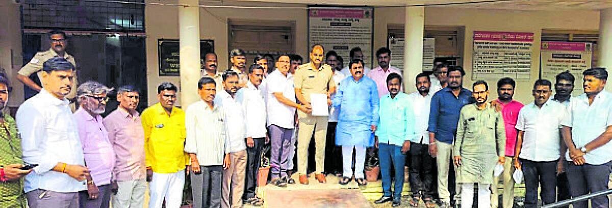 ‘ಅಧಿಕಾರಿಗಳ ವಿರುದ್ಧ ಕ್ರಮಕ್ಕೆ ತೇಲ್ಕೂರ ಆಗ್ರಹ’
