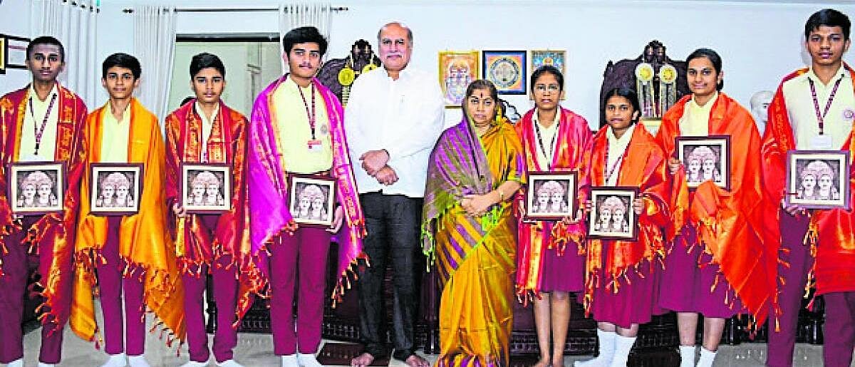ಎಸ್ಎಸ್ಎಲ್ಸಿ ಸಾಧಕ ವಿದ್ಯಾರ್ಥಿಗಳಿಗೆ ಸನ್ಮಾನ