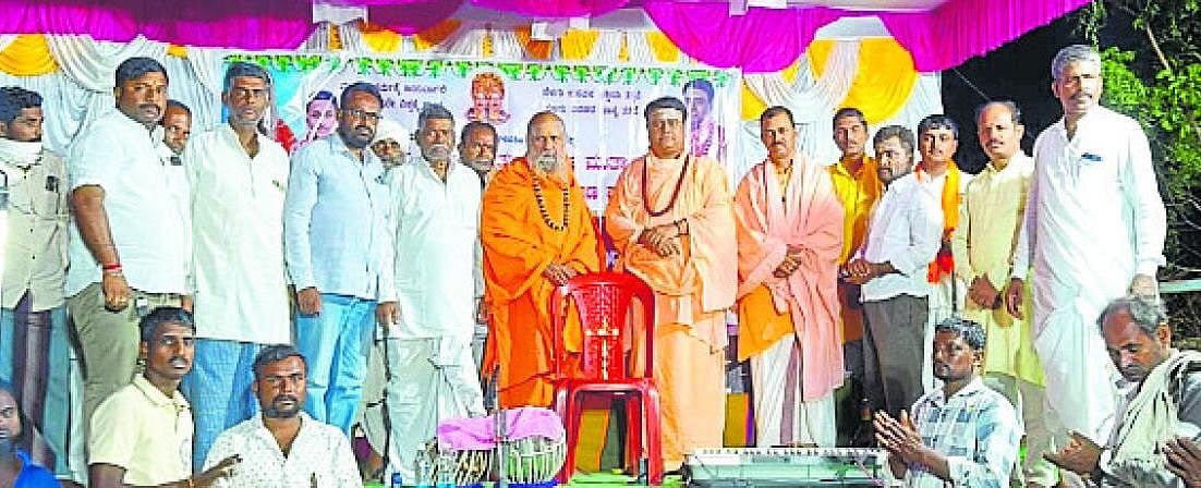 ಮಹಾತ್ಮರ ಬದುಕು ನಮಗೆ ದಾರಿದೀಪ