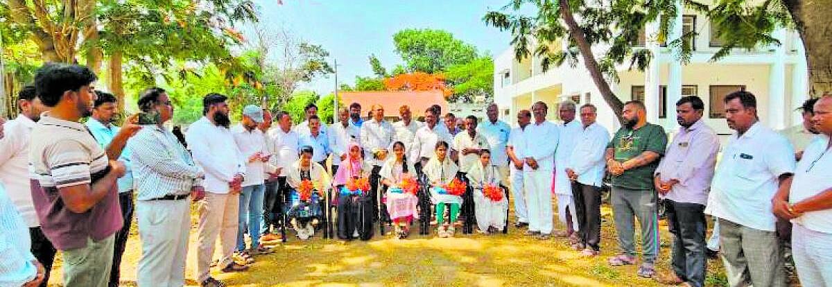 ಎಸ್.ಎಸ್.ಎಲ್.ಸಿ. ಟಾಪರ್ಸ್ಗೆ ಸನ್ಮಾನ