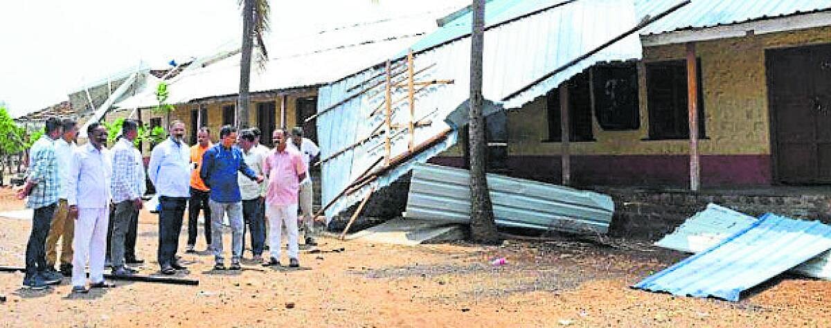 ಭಾರಿ ಮಳೆ, ಗಾಳಿ: ಅಪಾರ ಹಾನಿ