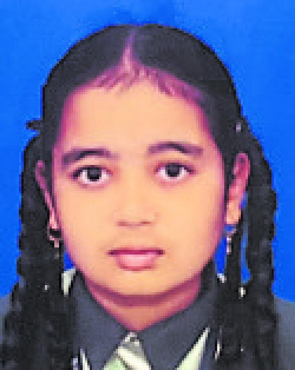 ಬಾಪೂಜಿ ಶಾಲೆ: ತಸ್ಮಿಯಾ ಪ್ರಥಮ