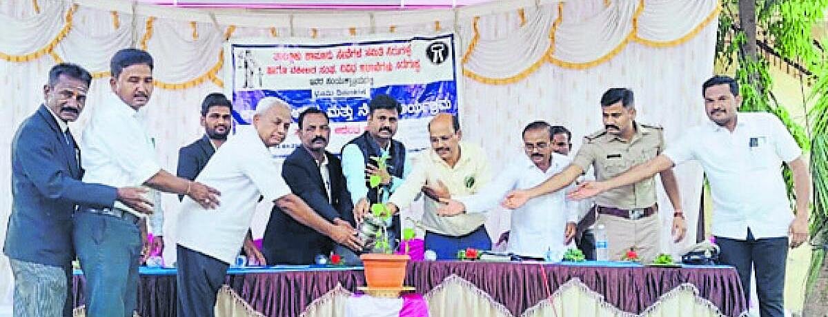ಪ್ರತಿಯೊಬ್ಬರೂ ಭೂ ಸಂರಕ್ಷಣೆಗೆ ಪಣ ತೊಡಿ