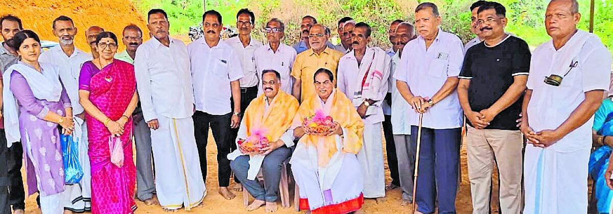ದೇವಸ್ಥಾನಗಳ ಜೀರ್ಣೋದ್ಧಾರಕ್ಕೆ ಶಿಲಾನ್ಯಾಸ