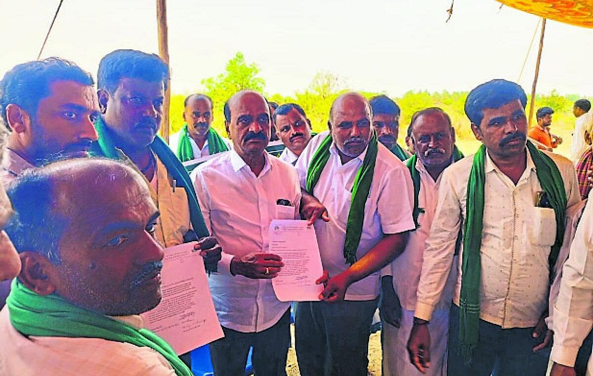 ಕೆರೆಗಳಿಗೆ ಶೀಘ್ರ ನೀರು ತುಂಬಿಸಿ: ಒತ್ತಾಯ