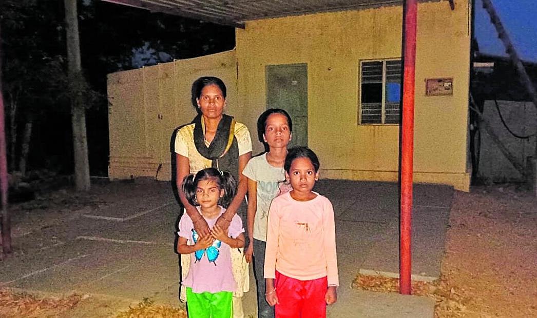 ಕರೆಂಟ್‌ ಕಡಿತ; ಹಾವು– ಚೇಳಿನ ಭೀತಿ