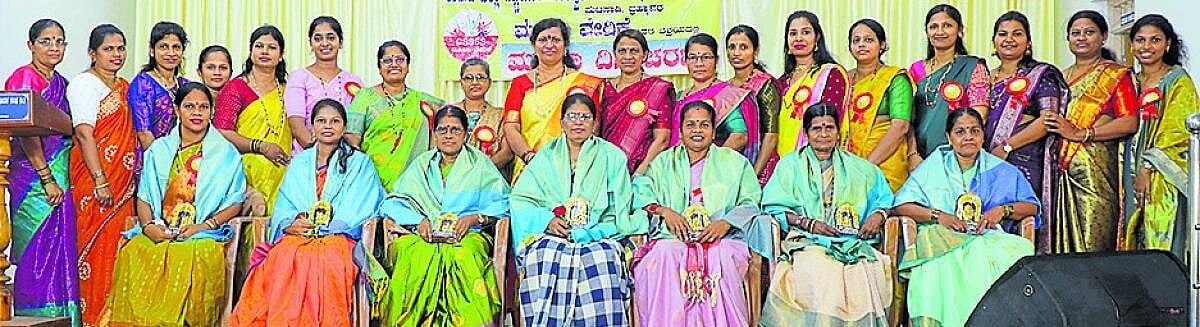 ಮಹಿಳಾ ದಿನ: ಆಶಾ ಕಾರ್ಯಕರ್ತರಿಗೆ ಗೌರವ