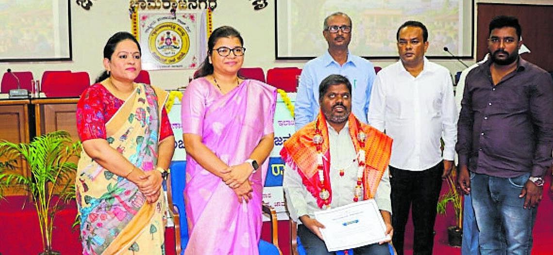 ಗ್ರಾಮಗಳ ಸಮಗ್ರ ಅಭಿವೃದ್ಧಿ: ಮೋನಾರೋತ್