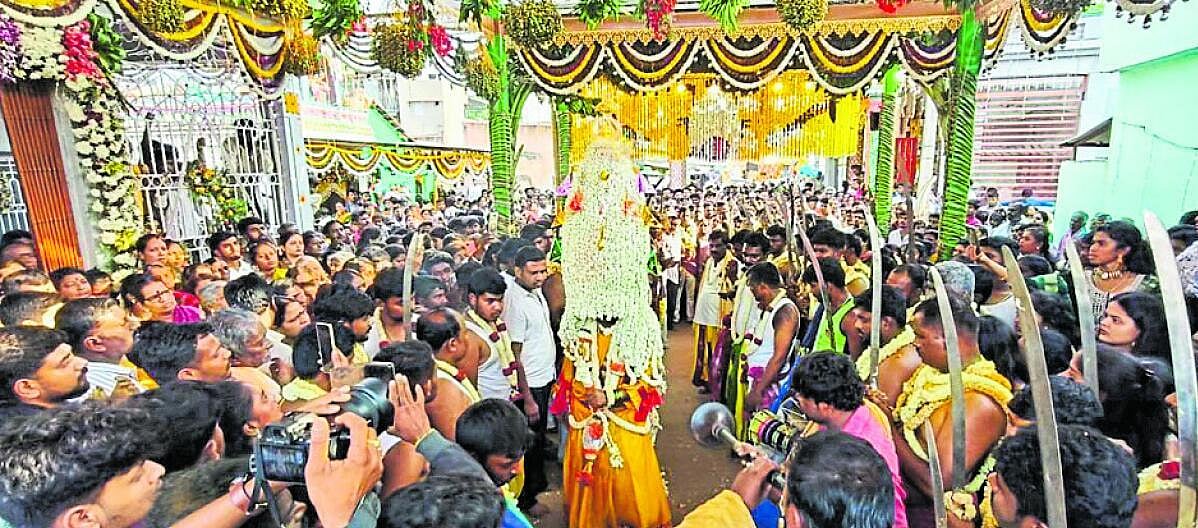 ಮಾಕನಹಳ್ಳಿ ಹೂವಿನ ಕರಗ ಮಹೋತ್ಸವ