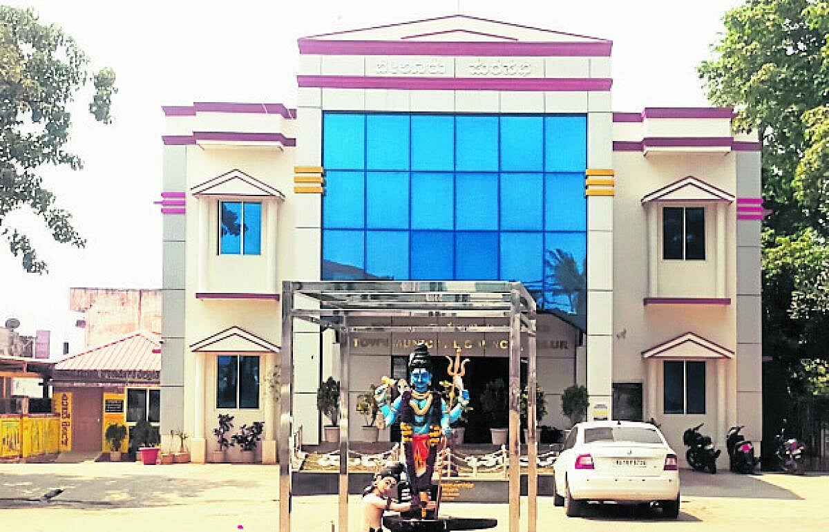 ಎ.ಆರ್. ಅಶೋಕ್ ಸದಸ್ಯತ್ವ ಅನರ್ಹ