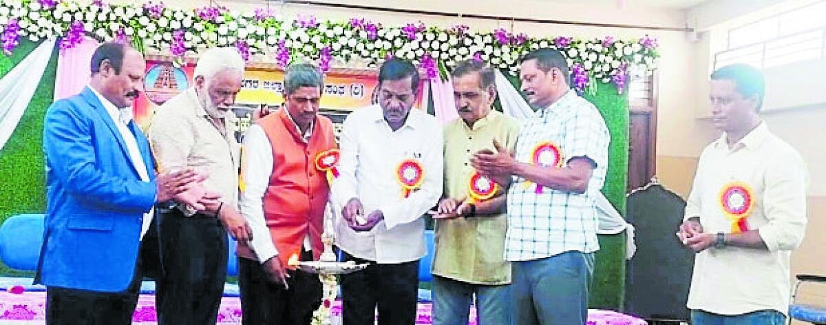 ‘ಮೇರುನಟ ಡಾ.ರಾಜಕುಮಾರ್ ಕರುನಾಡಿನ ಆಸ್ತಿ’