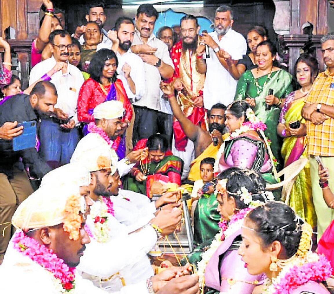 ಹೊಸ ಬದುಕಿಗೆ ಕಾಲಿಟ್ಟ ಐದು ಜೋಡಿ