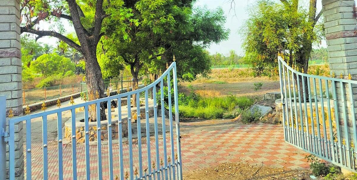 ನಿರ್ವಹಣೆ ಕೊರತೆ: ಸೊರಗಿದ ಉದ್ಯಾನ
