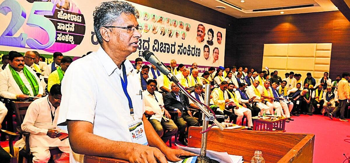 ಬಸವಣ್ಣ ಕಾಲ್ಪನಿಕ ವ್ಯಕ್ತಿ ಎಂದರೂ ಅಚ್ಚರಿಯಿಲ್ಲ