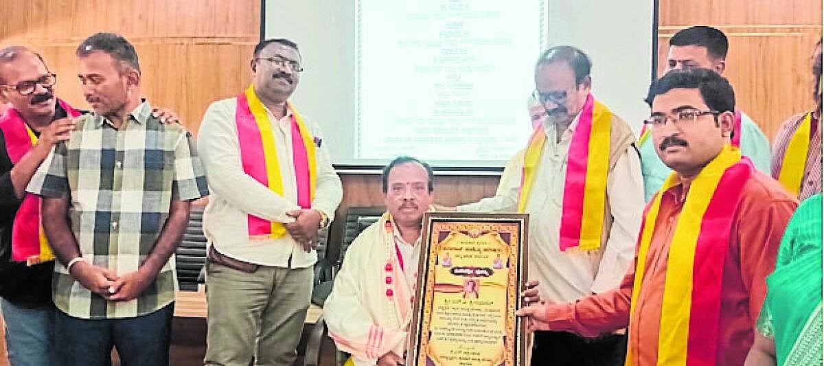 ತಾಲ್ಲೂಕು ಕಸಾಪ ಅಧ್ಯಕ್ಷಗೆ ‘ಬಸವಶ್ರೀ’ ಪ್ರಶಸ್ತಿ