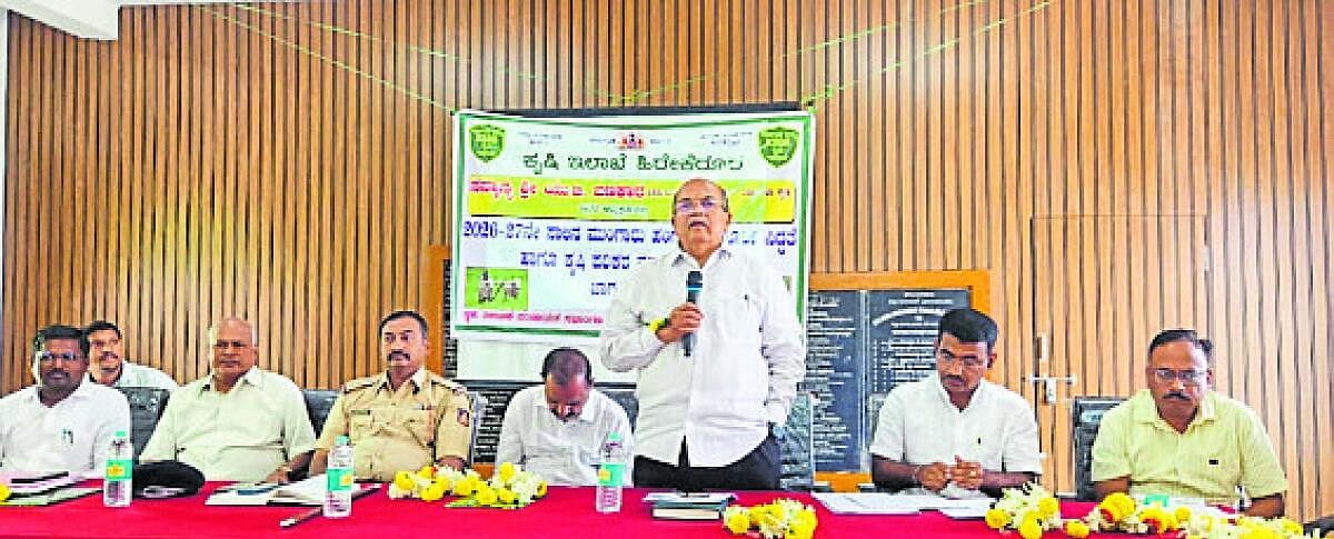 ರೈತರಿಗೆ ಗುಣಮಟ್ಟದ ಬೀಜ, ರಸಗೊಬ್ಬರ ವಿತರಿಸಿ