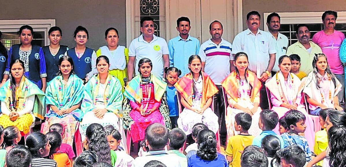 ಸಾಧಕ ವಿದ್ಯಾರ್ಥಿಗಳಿಗೆ ಸನ್ಮಾನ