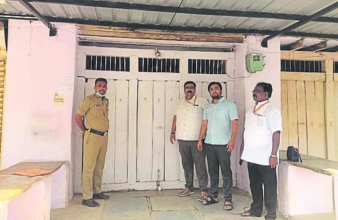 ಅನಧಿಕೃತ ಕ್ಲಿನಿಕ್ಗಳ ಮೇಲೆ ದಾಳಿ