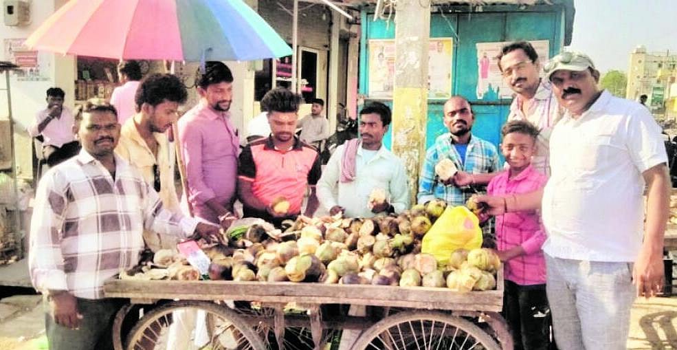 ಬಿಸಿಲಿನ ತಾಪಕ್ಕೆ ಬಸವಳಿದ ಜೀವಗಳು