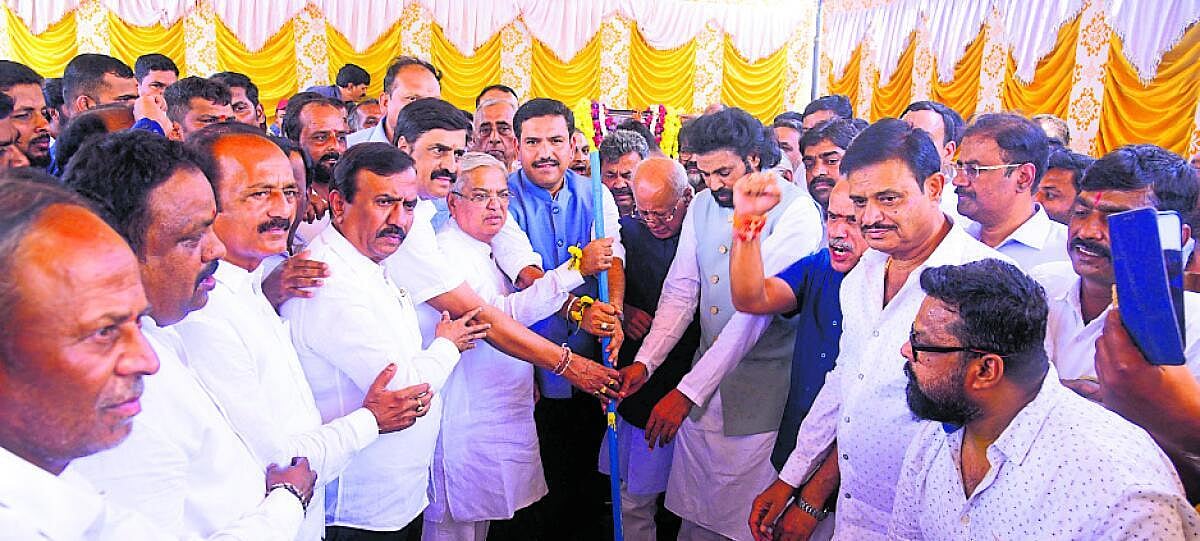 ‘ಜನಸೇವೆಗಾಗಿ ದುಡಿದ ಯಡಿಯೂರಪ್ಪ’