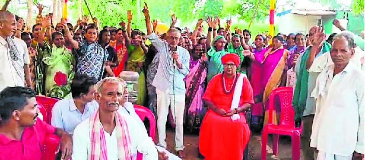 ಮದ್ಯದಂಗಡಿ ಸ್ಥಳಾಂತರಿಸುವವರೆಗೂ ನಿಲ್ಲದು ಹೋರಾಟ: ವೀರೇಶ್ವರ ಶ್ರೀ