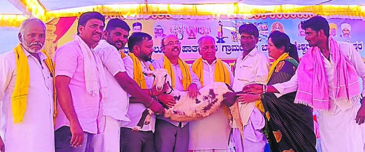 ‘ಸರಳ ವಿವಾಹ ಪದ್ಧತಿ ಪ್ರೋತ್ಸಾಹಿಸಿ’