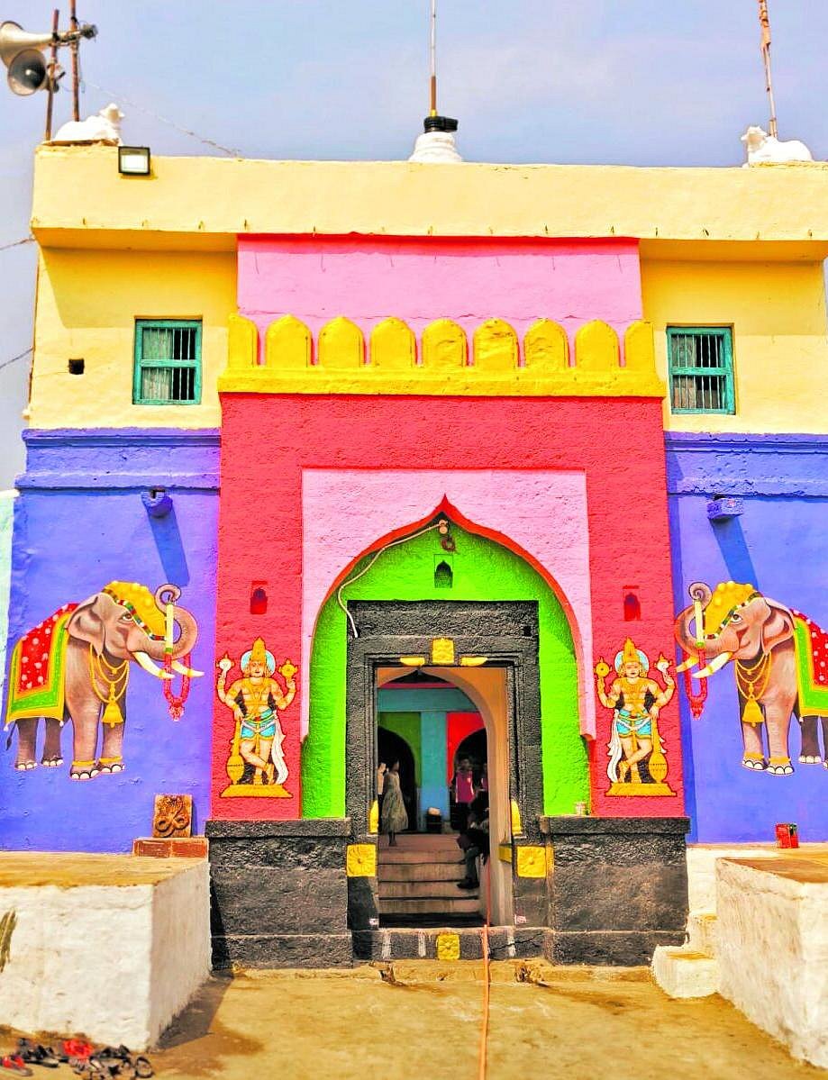 1111 ಮಹಿಳೆಯರಿಗೆ ಉಡಿ ತುಂಬುವ ಕಾರ್ಯಕ್ರಮ