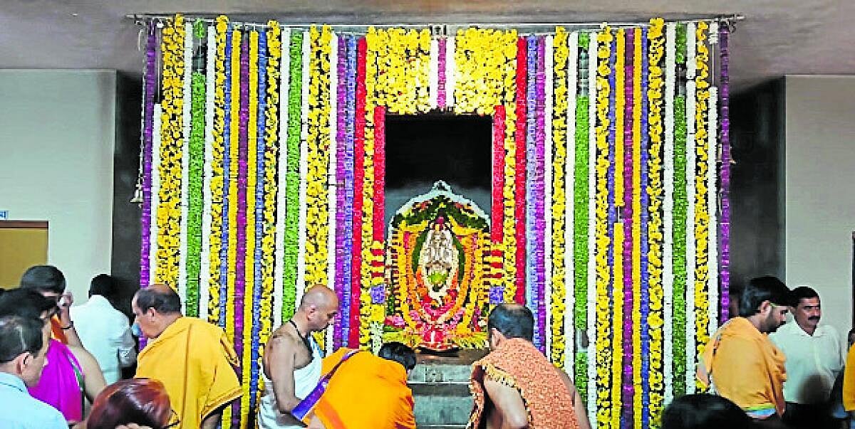 ಓಂಕಾರೇಶ್ವರ ದೇಗುಲದಲ್ಲಿ ನವಗ್ರಹ ಪ್ರತಿಷ್ಠಾಪನೆ
