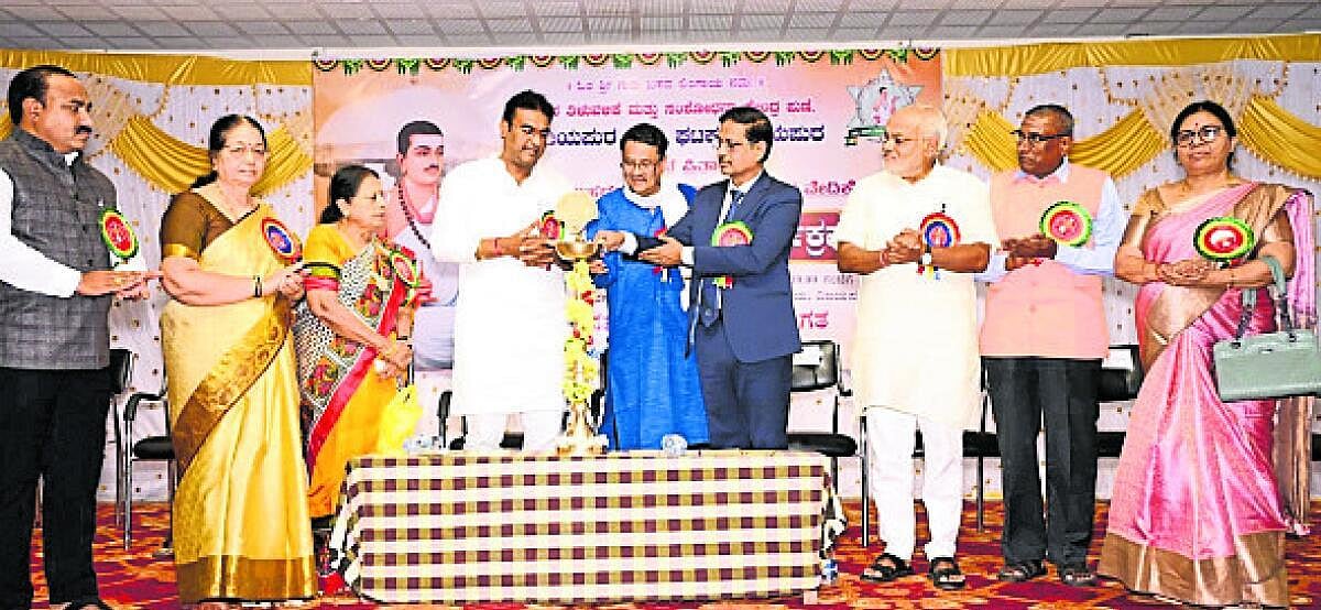 ಅಹಿಂಸೆಯ ಪರಾಕಾಷ್ಠೆ ಬೋಧಿಸಿದ ಬಸವಣ್ಣ
