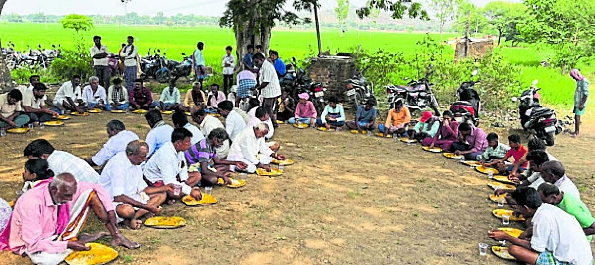 ಮಳೆಗಾಗಿ ಪ್ರಾರ್ಥನೆ: ದೇವರಿಗೆ ವಿಶೇಷ ಪೂಜೆ