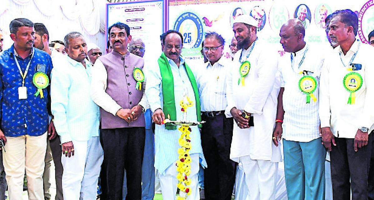ಪ್ಲಂಬರ್‌ಗಳು ಕಾರ್ಮಿಕ ಕಾರ್ಡ್ ಪಡೆಯಿರಿ