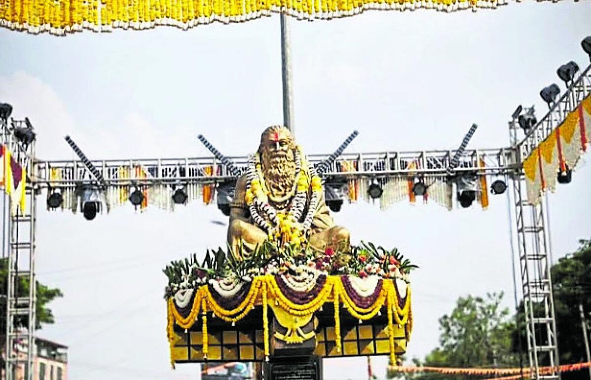 ಮಹರ್ಷಿ ವಾಲ್ಮೀಕಿ ಪ್ರತಿಮೆ ವಿರಾಜಮಾನ