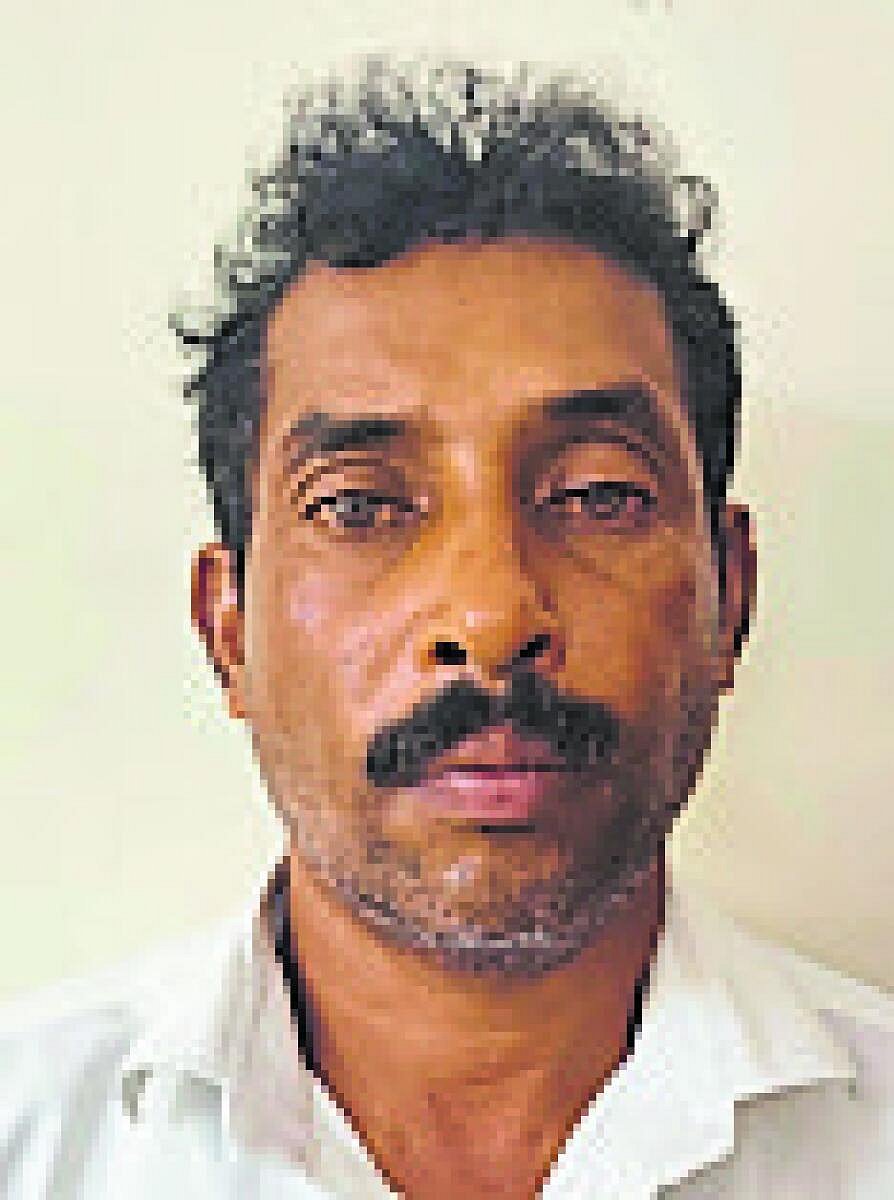 ಮನೆಯಿಂದ ಕಳವು: ಇಬ್ಬರ ಬಂಧನ