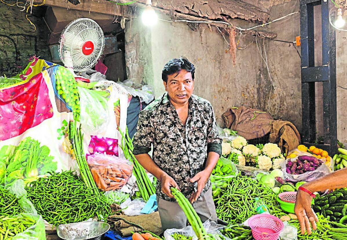 Vegetable Prices: ರಾಯಚೂರು ಬೇಸಿಗೆ ಕಾರಣ ಎಲ್ಲ ಬಗೆಯ ಸೊಪ್ಪುಗಳ ಬೆಲೆ ದುಬಾರಿ