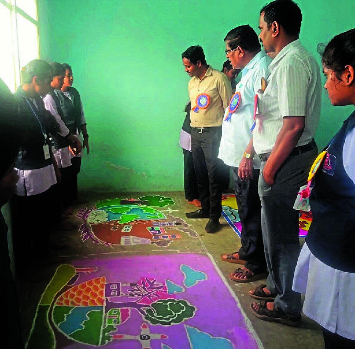 Haveri Education: ರಂಗೋಲಿಗಳಲ್ಲಿ ಅರಳಿದ ಭೂಗೋಳ ಶಾಸ್ತ್ರದ ವಿಸ್ತೃತ ಮಾಹಿತಿ…