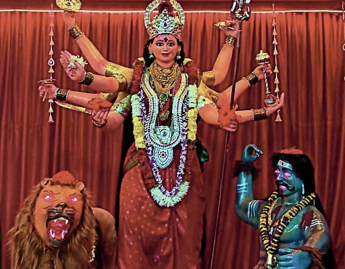 Koppa Durga Puja: ಕೊಪ್ಪದಲ್ಲಿ ದುರ್ಗಾ ದೇವಿಗೆ ಮಹಾಲಕ್ಷ್ಮಿ ಅಲಂಕಾರ, ದುರ್ಗಾ ಹೋಮ