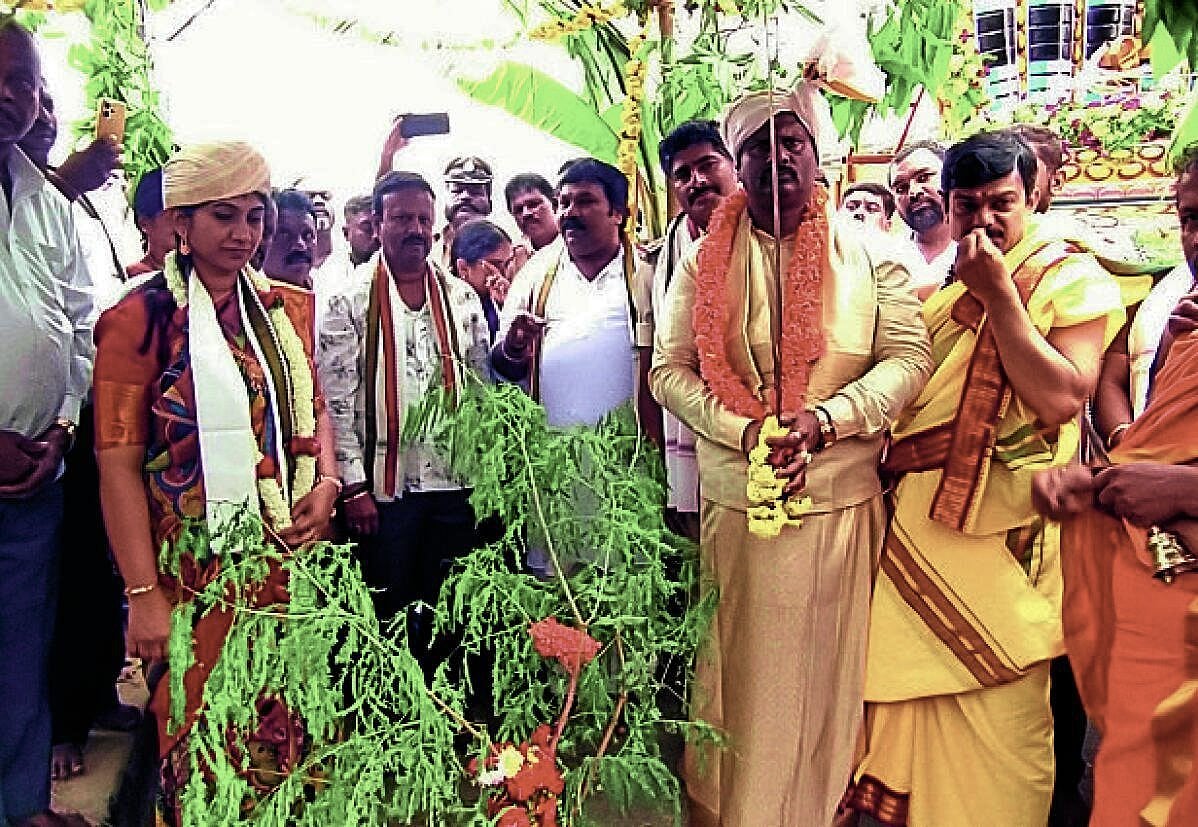 Dasara Celebration: ಹೊಸಕೋಟೆ ನಗರದಲ್ಲಿ ದಸರ ವಿಜಯದಶಮಿಯಂದು ಬನ್ನಿಪೂಜೆ, ಪಲ್ಲಕಿ ...