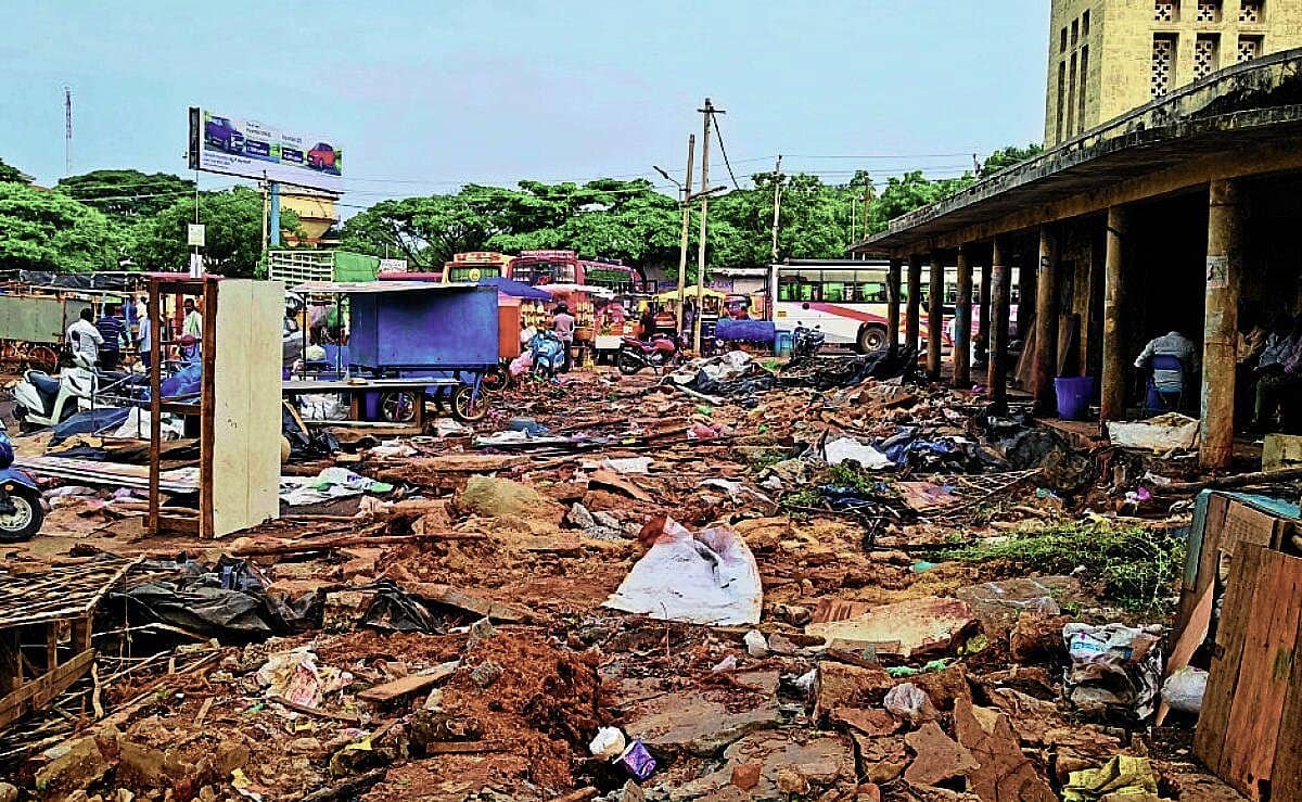 Kolar Encroachment Drive: ಕೋಲಾರ ಹಳೆ ಬಸ್‌ ನಿಲ್ದಾಣದಲ್ಲಿ ಅತಿಕ್ರಮಣ ತೆರವು ...