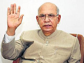 ಸರ್ಕಾರದ ವಿರುದ್ಧ ರಾಜ್ಯಪಾಲರ ವಾಕ್ಸಮರ