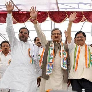 ಸಿಎಂ ವಿರುದ್ಧ ಕಾಂಗ್ರೆಸ್ ಬೀದಿ ಸಮರ