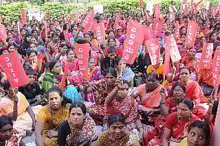 ಕನಿಷ್ಠ ವೇತನಕ್ಕೆ ಆಗ್ರಹಿಸಿ ಪ್ರತಿಭಟನೆ