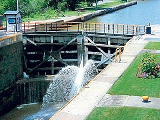 ಲಾಕ್ಪೊರ್ಟ್: ನೀರಿನ ಲಿಫ್ಟ್!