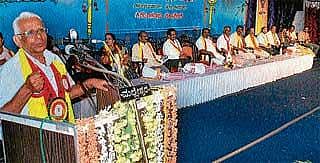 ಜಿಲ್ಲಾ ಸಾಹಿತ್ಯ ಸಮ್ಮೇಳನಕ್ಕೆ ಅದ್ದೂರಿ ತೆರೆ