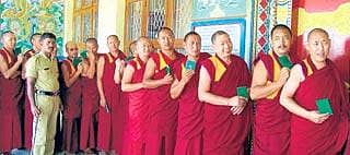 ಟಿಬೆಟನ್ನರಿಂದ ಶಾಂತಿಯುತ ಮತದಾನ