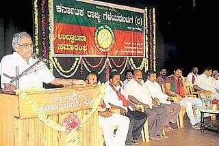 ಸಮಸ್ಯೆಗೆ ಸ್ಪಂದಿಸಲು ಯುವಕರಿಗೆ ಕರೆ