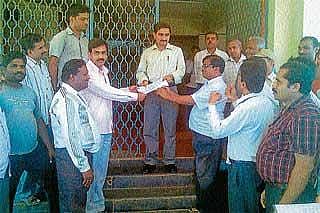 ಸರಾಫ್ ಸಂಘದಿಂದ ಪ್ರತಿಭಟನೆ